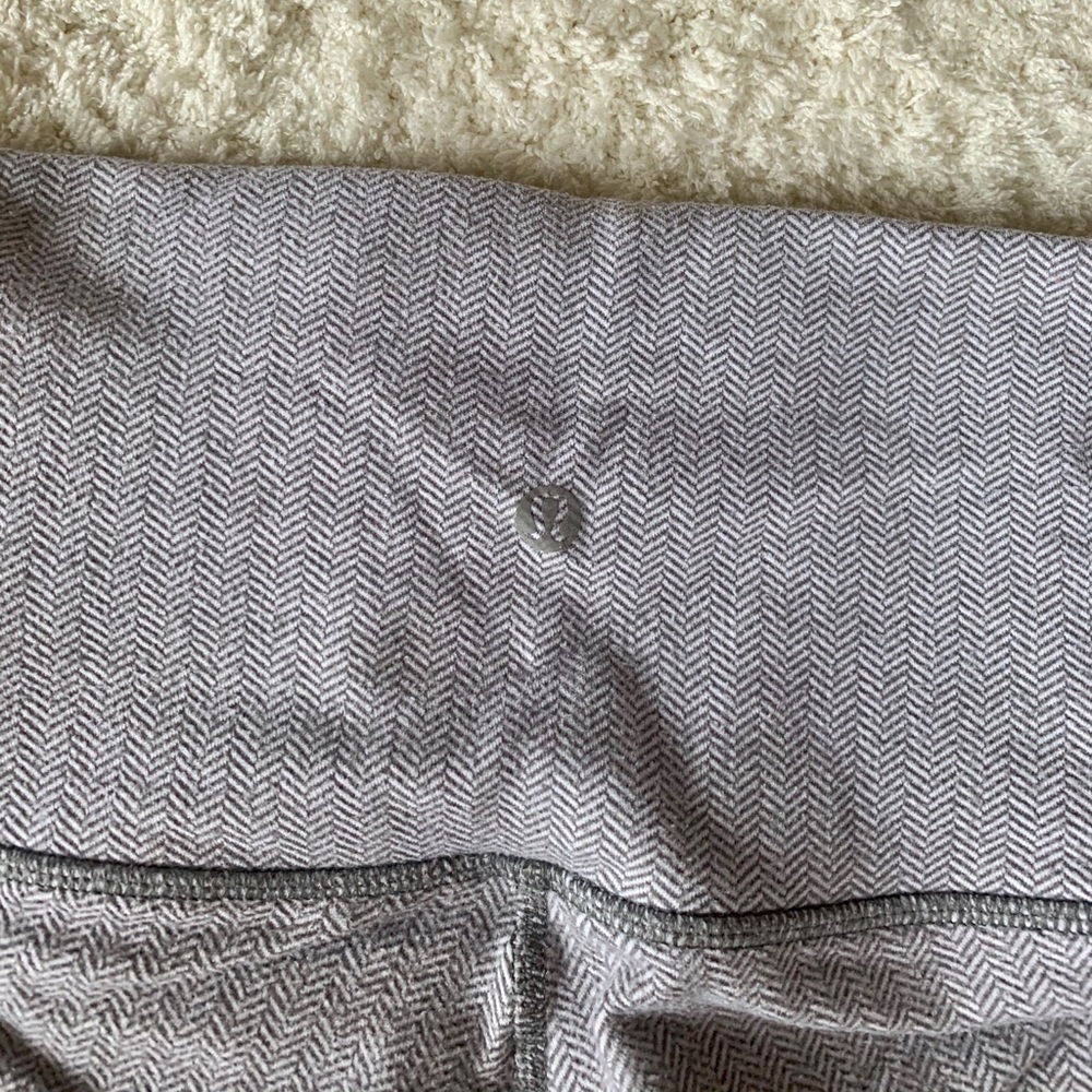 ✰ Lululemon Leggings ✰ - Picture 2 of 4